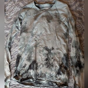 Lululemon size 6 Breathable Long Sleeve Tie-Dye Top